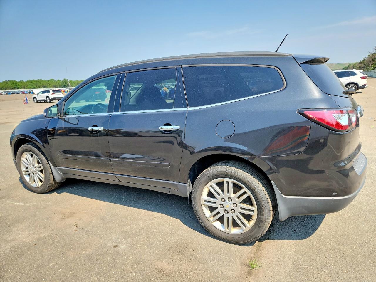 2015 Chevrolet Traverse Lt - Image 2