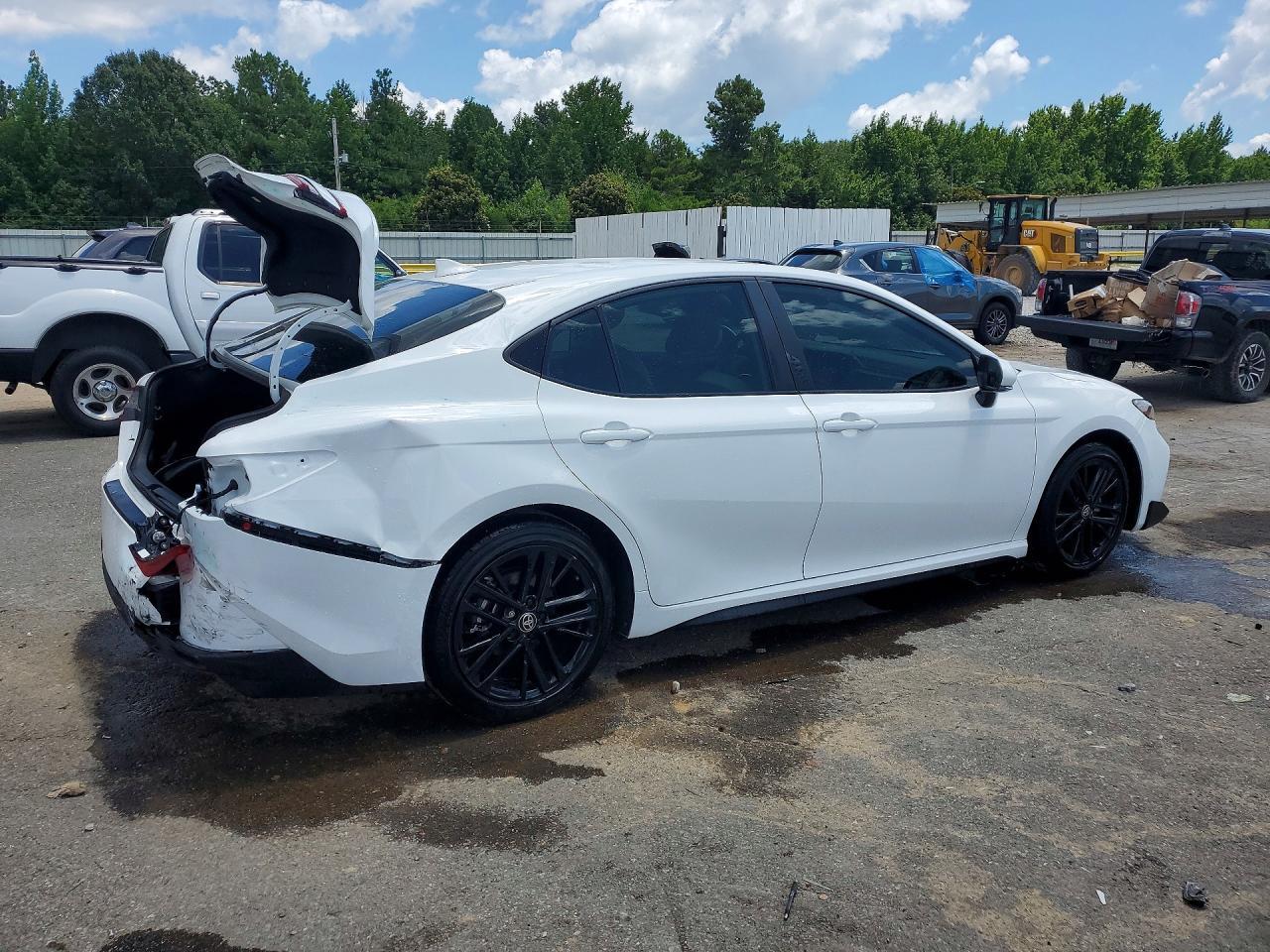 2025 Toyota Camry Se - Фото 3