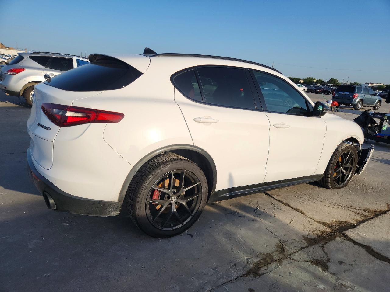 2020 Alfa Romeo Stelvio Ti - Фото 3