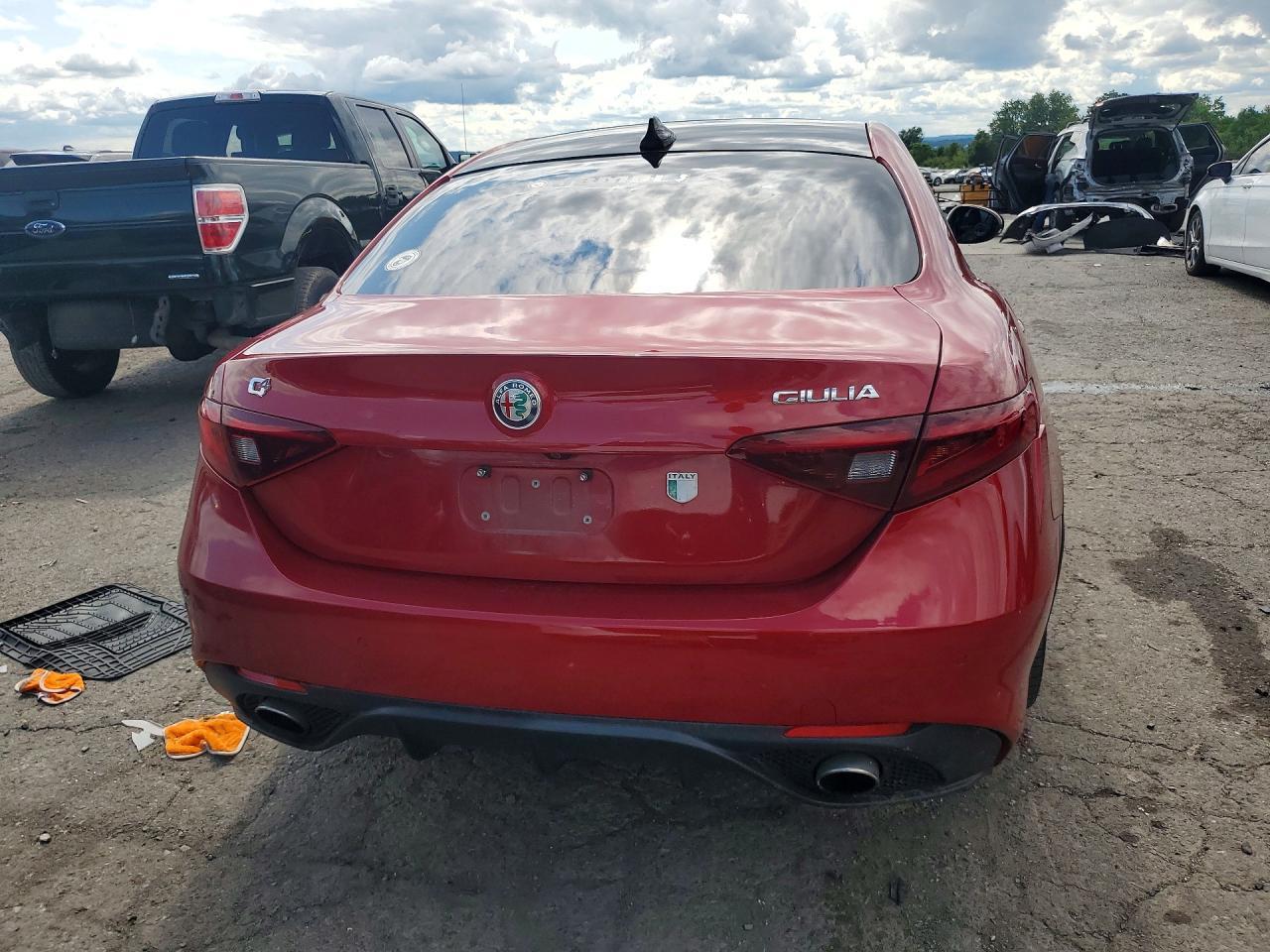 2018 Alfa Romeo Giulia Ti Q4 - Фото 6