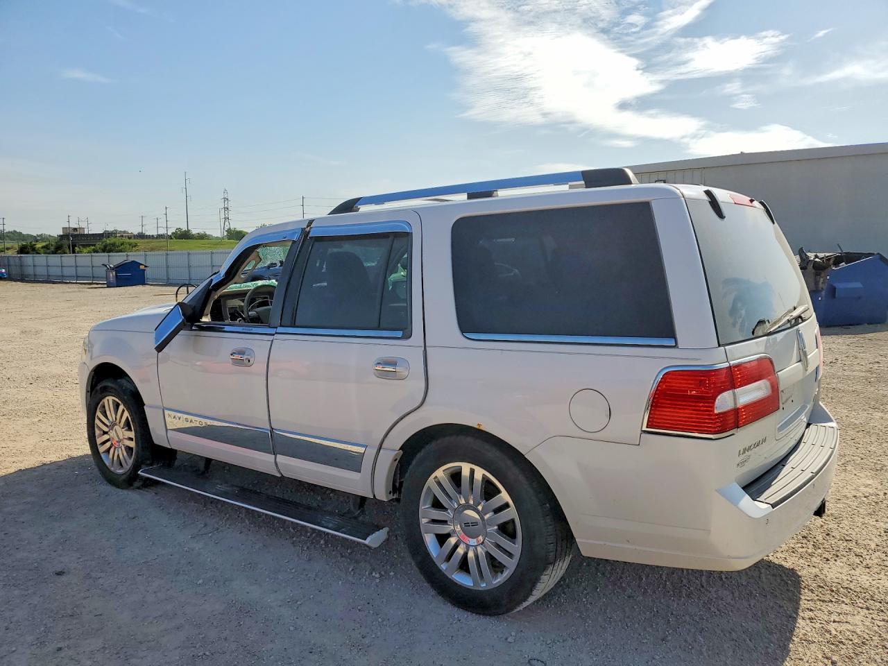 2013 Lincoln Navigator - Фото 2