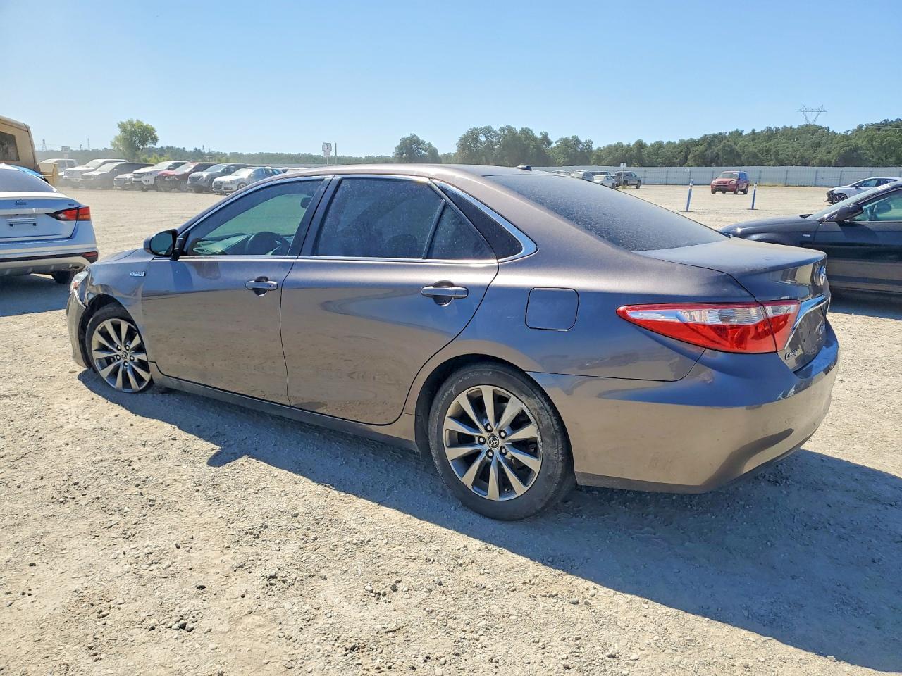 2015 Toyota Camry Hybrid Xle - Фото 2