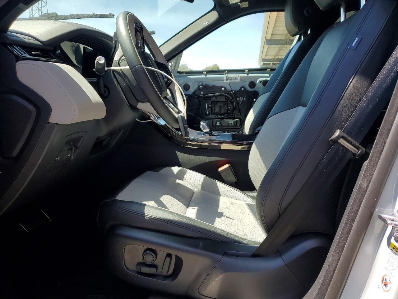 2026 Land Rover Range Rover Velar Dynamic Se - Image 7