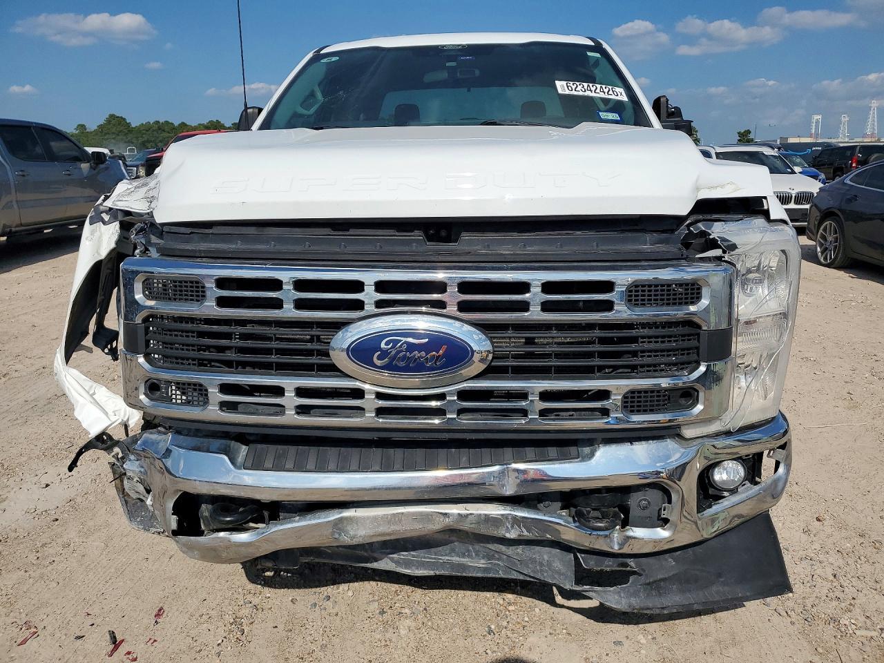 2024 Ford F250 Super Duty - Image 5