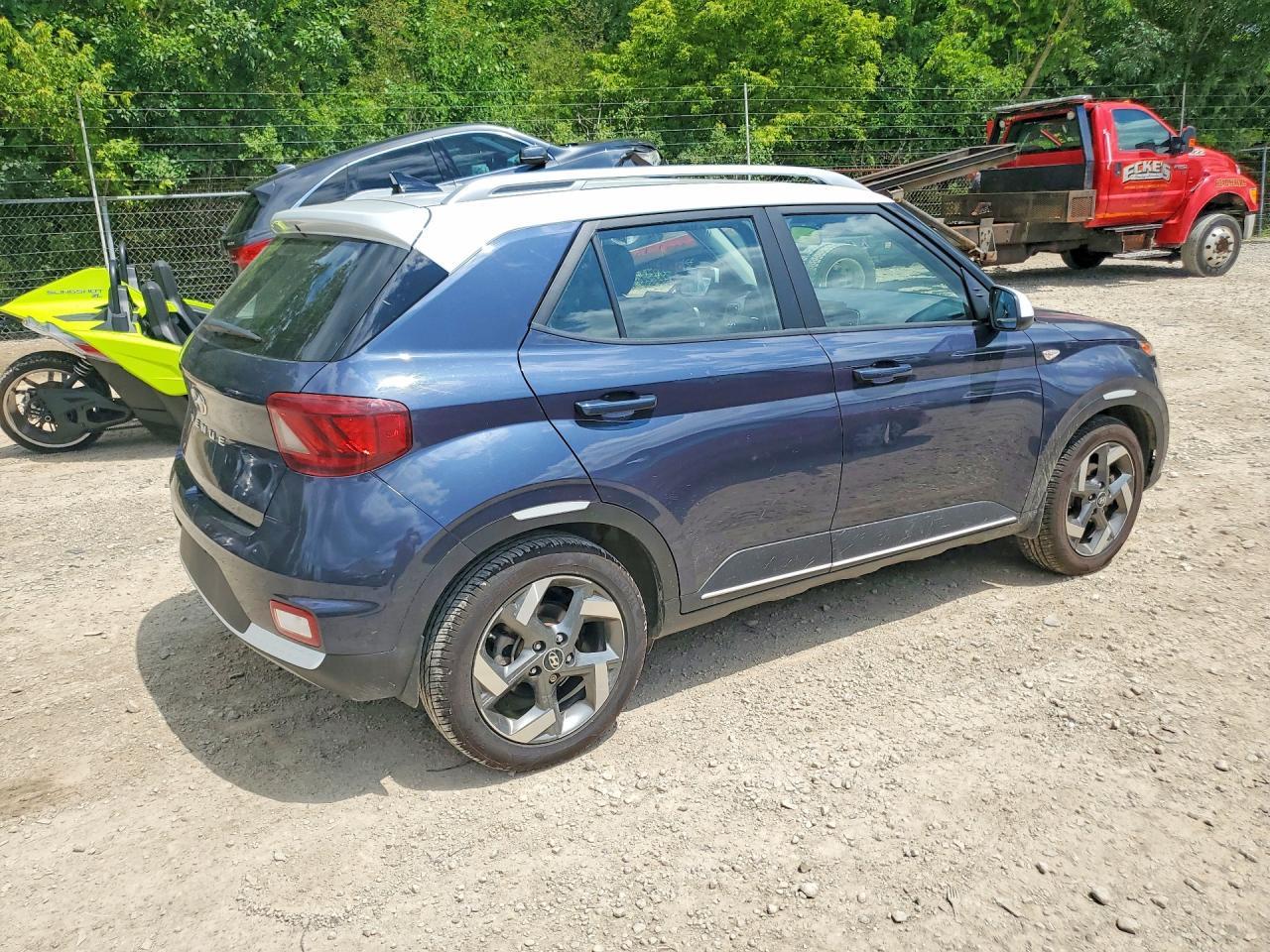 2022 Hyundai Venue Limited - Фото 3