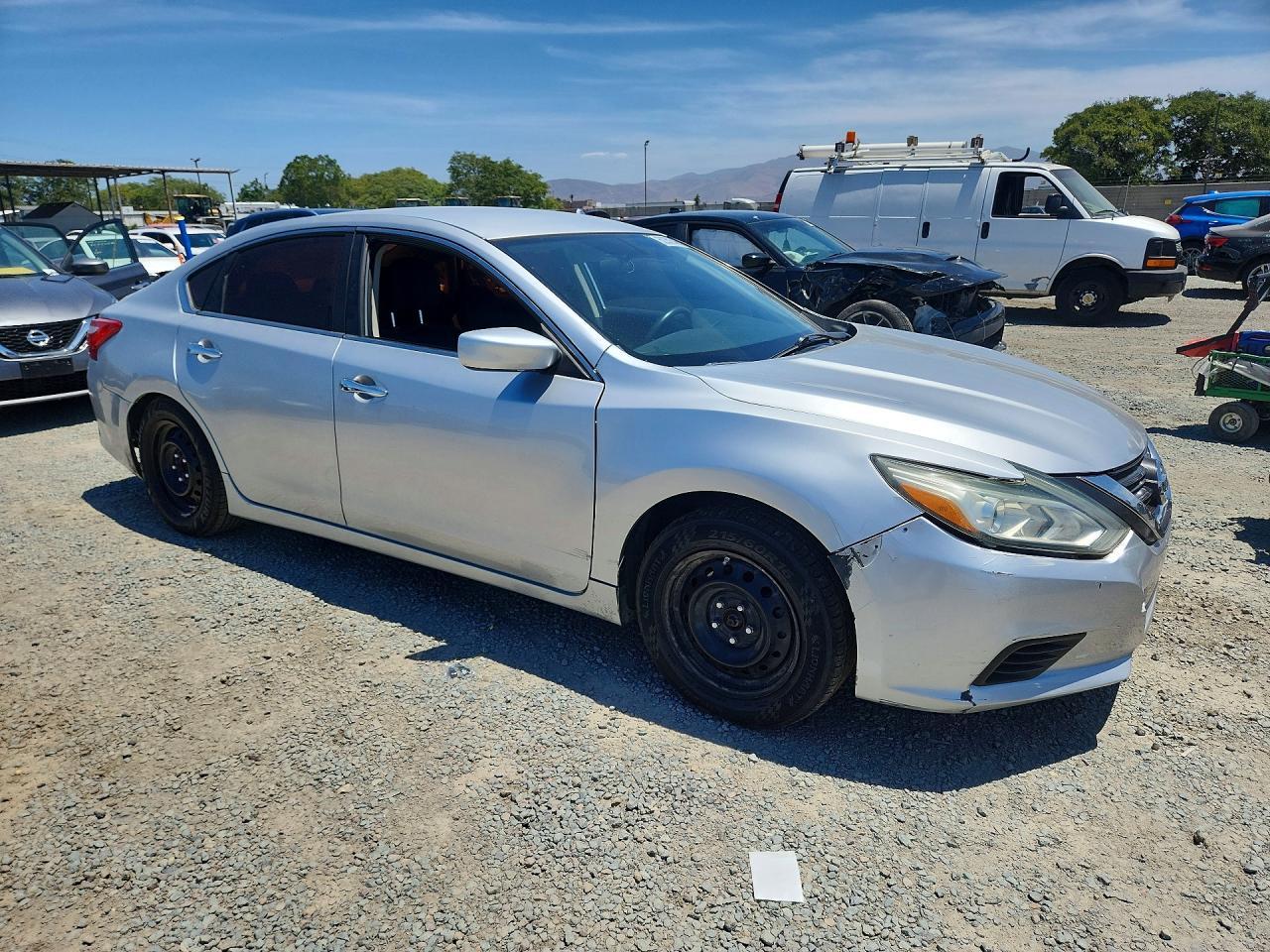 2016 Nissan Altima 2.5 S - Image 4
