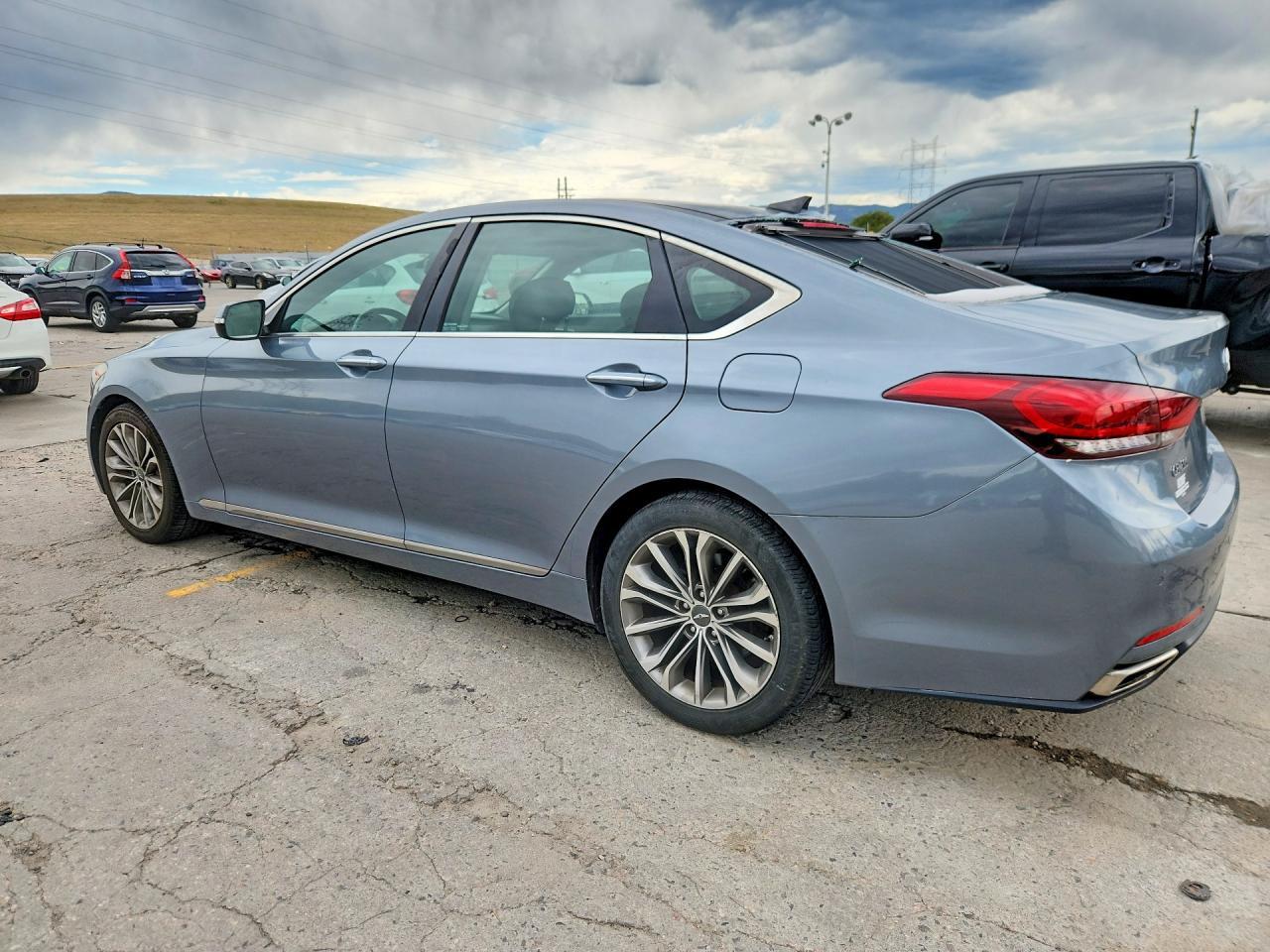 2015 Hyundai Genesis 3.8L - Фото 2