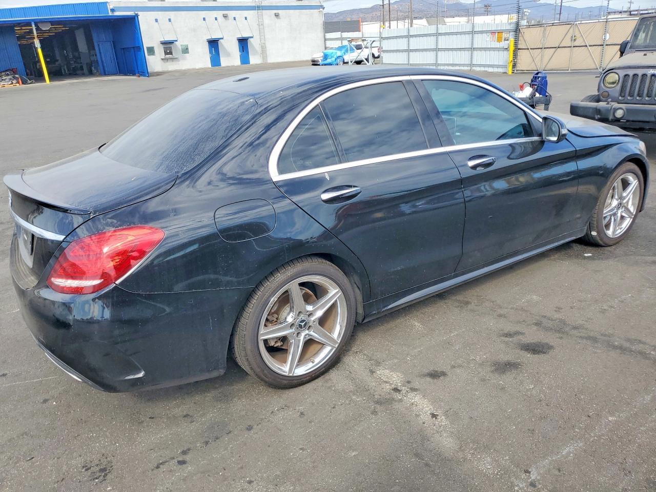 2018 Mercedes-Benz C 300 - Фото 3
