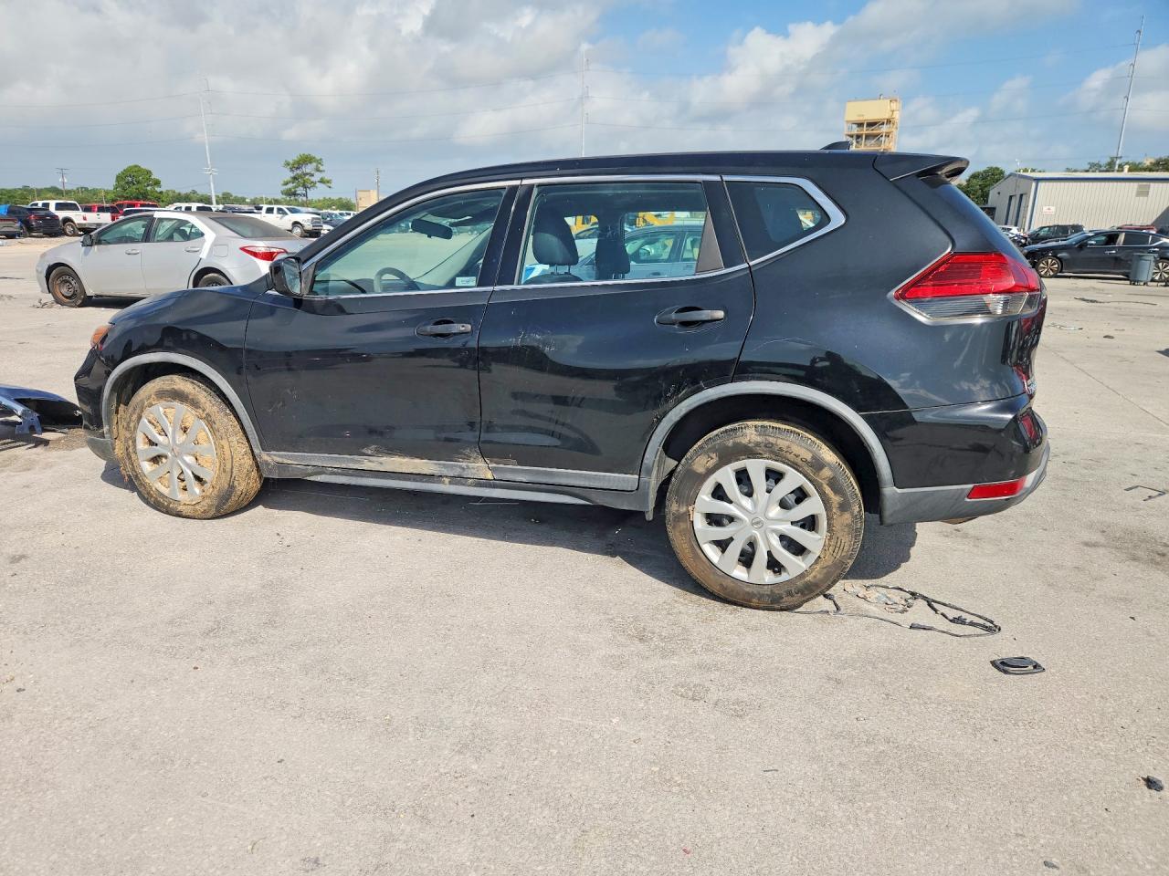 2017 Nissan Rogue S - Image 2