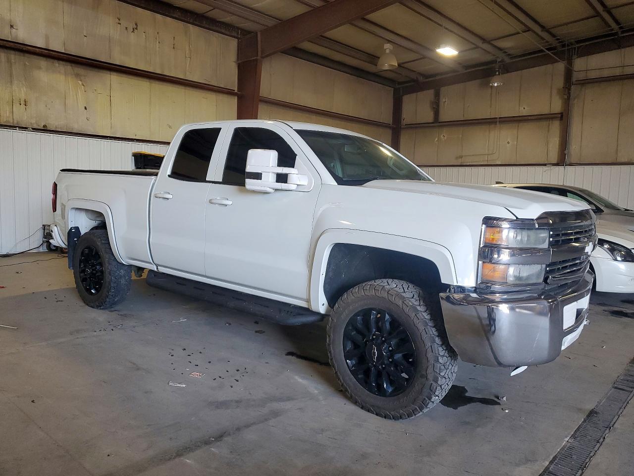 2015 Chevrolet Silverado K2500 Heavy Duty - Image 4