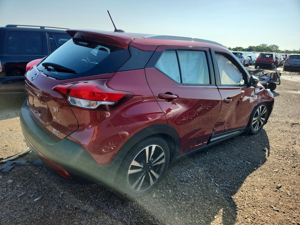 2019 Nissan Kicks Sr - Image 3