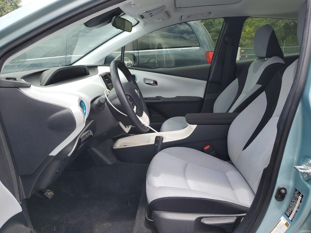 2017 Toyota Prius Three - Фото 7