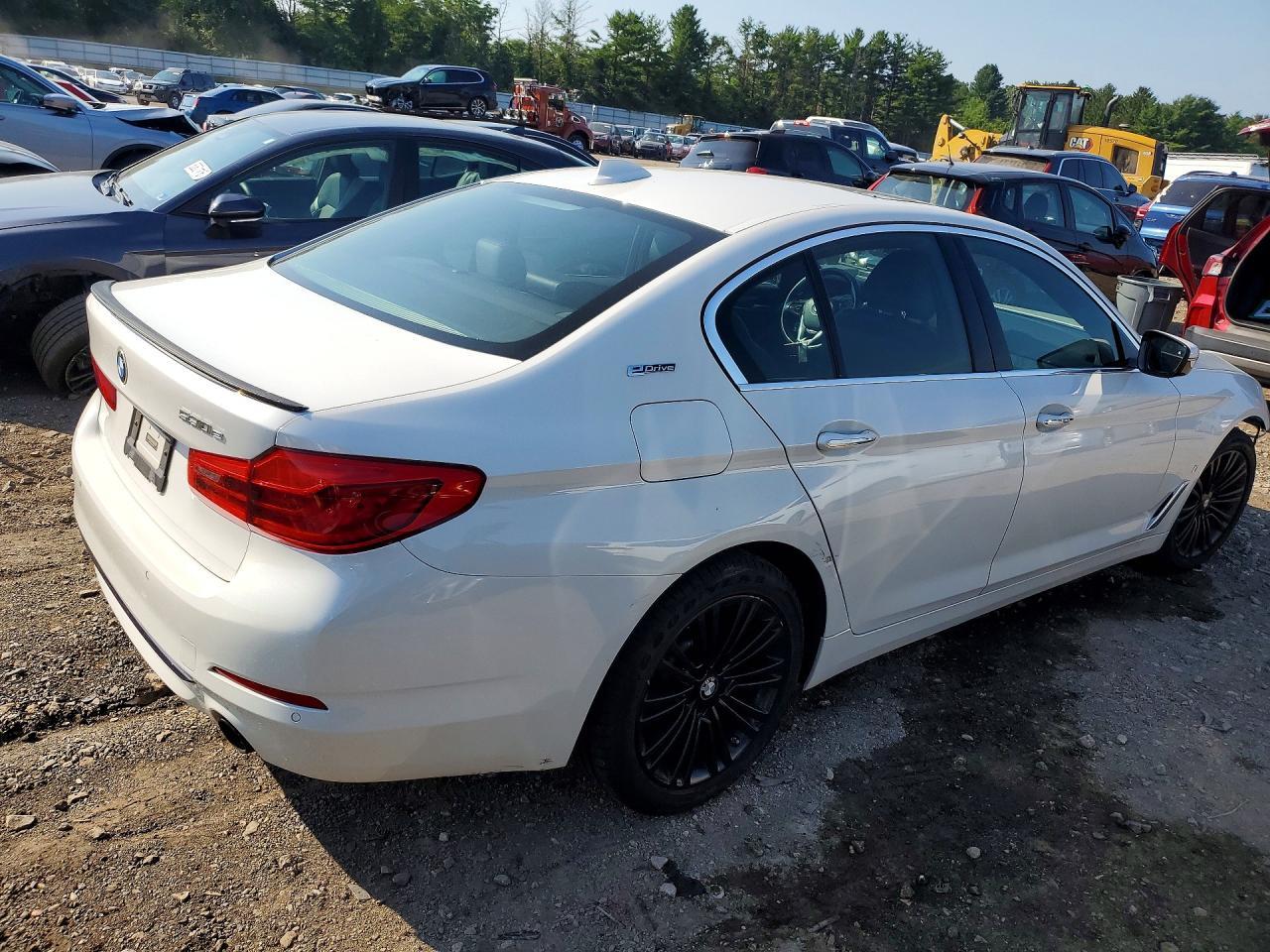 2018 BMW 530Xe - Image 3