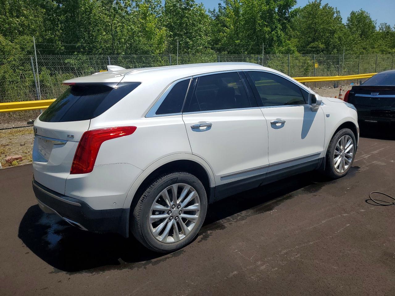 2017 Cadillac Xt5 Platinum - Фото 3