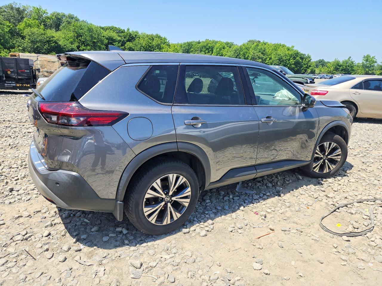 2021 Nissan Rogue Sv - Image 3