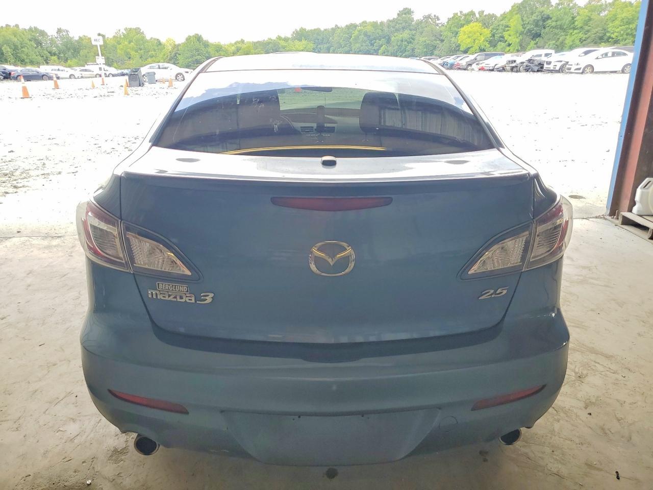 2011 Mazda 3 - Image 6