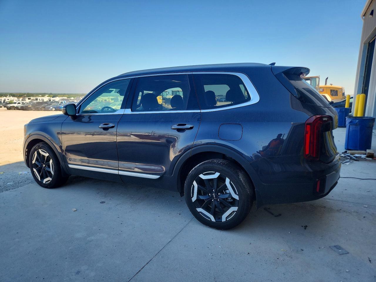 2025 Kia Telluride S - Фото 2
