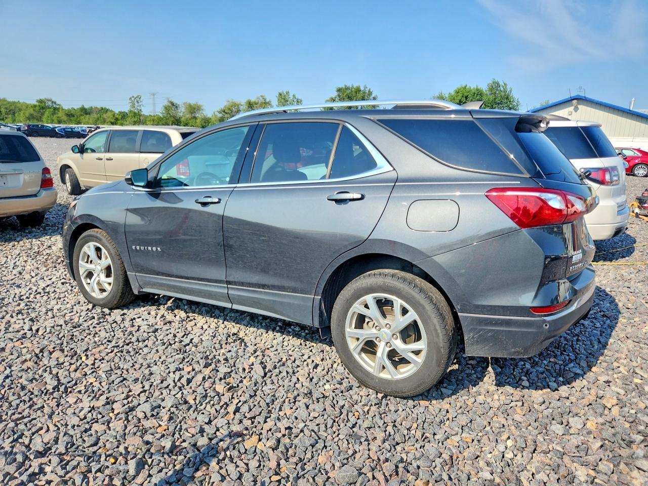 2019 Chevrolet Equinox Lt - Image 2
