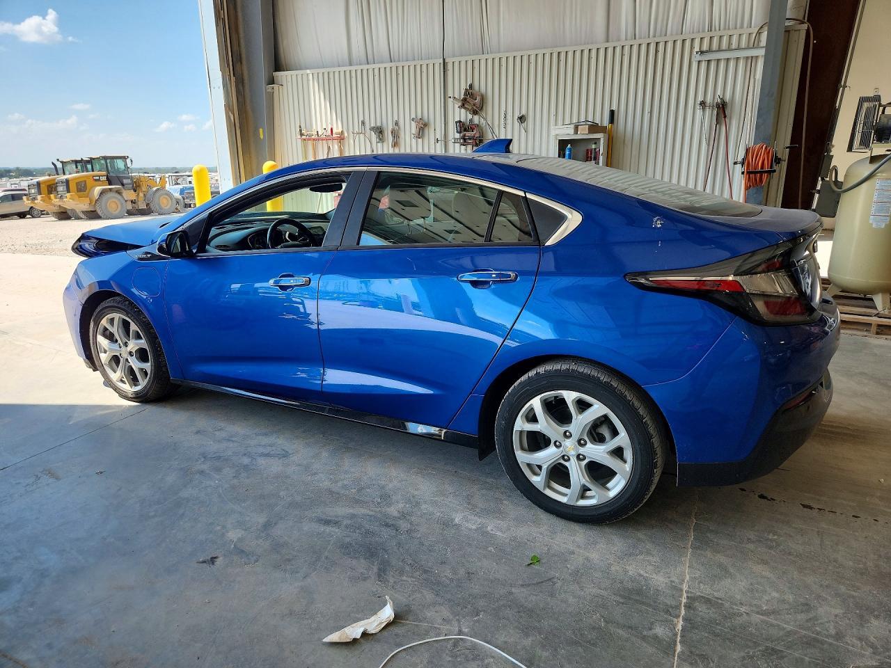 2017 Chevrolet Volt Premier - Фото 2
