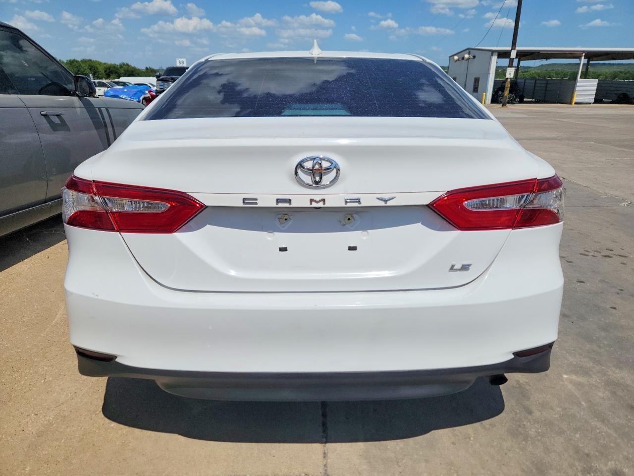 2019 Toyota Camry Le - Фото 6