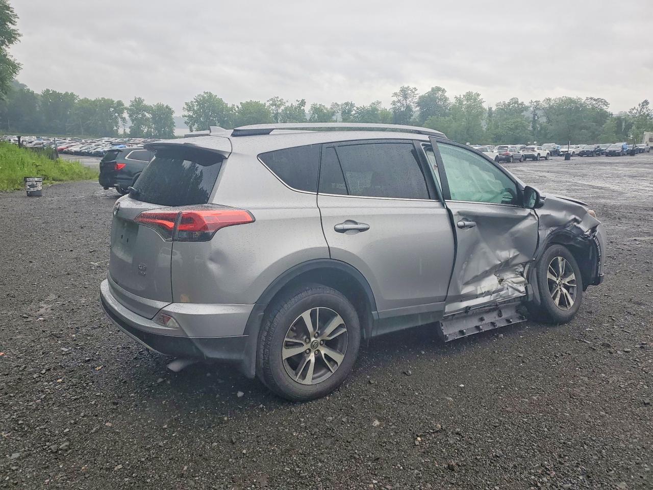 2017 Toyota Rav4 Xle - Фото 3