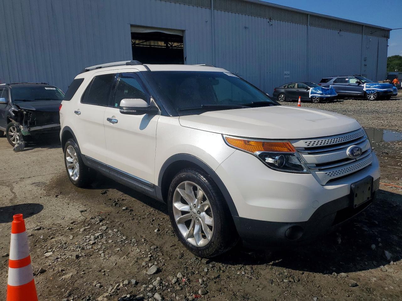2015 Ford Explorer Limited - Image 4