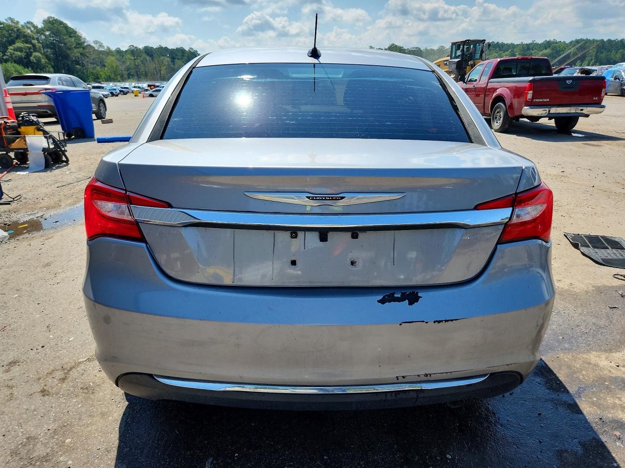 2013 Chrysler 200 Touring - Фото 6