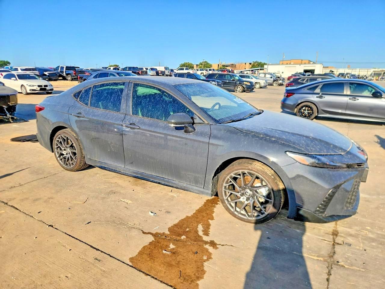 2025 Toyota Camry Se - Image 4