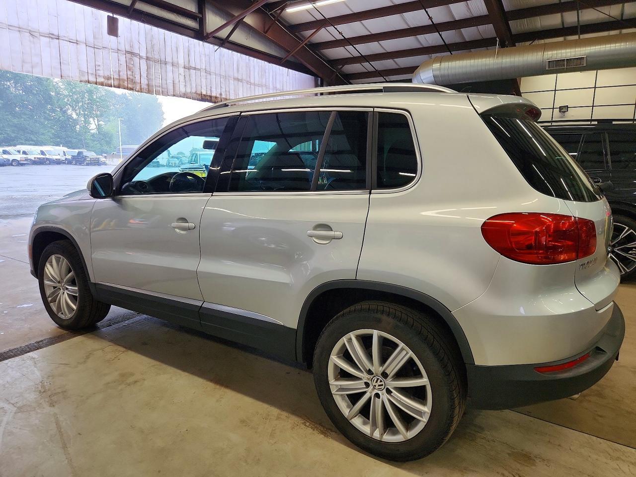 2012 Volkswagen Tiguan S - Фото 2