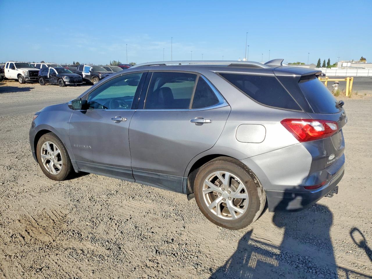 2018 Chevrolet Equinox Premier - Фото 2