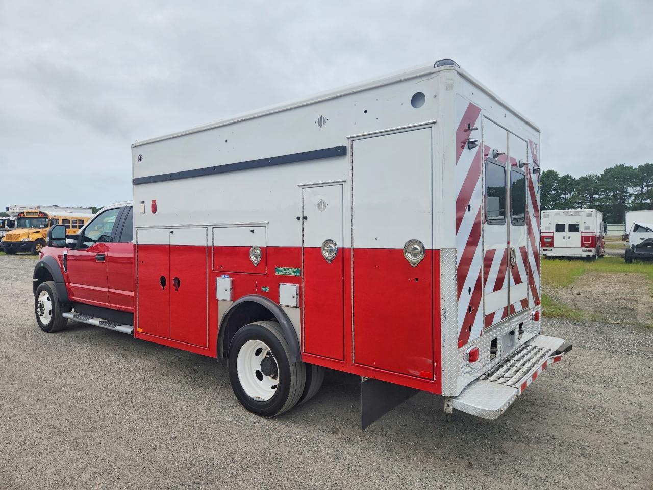 2021 Ford F550 Super Duty - Фото 2
