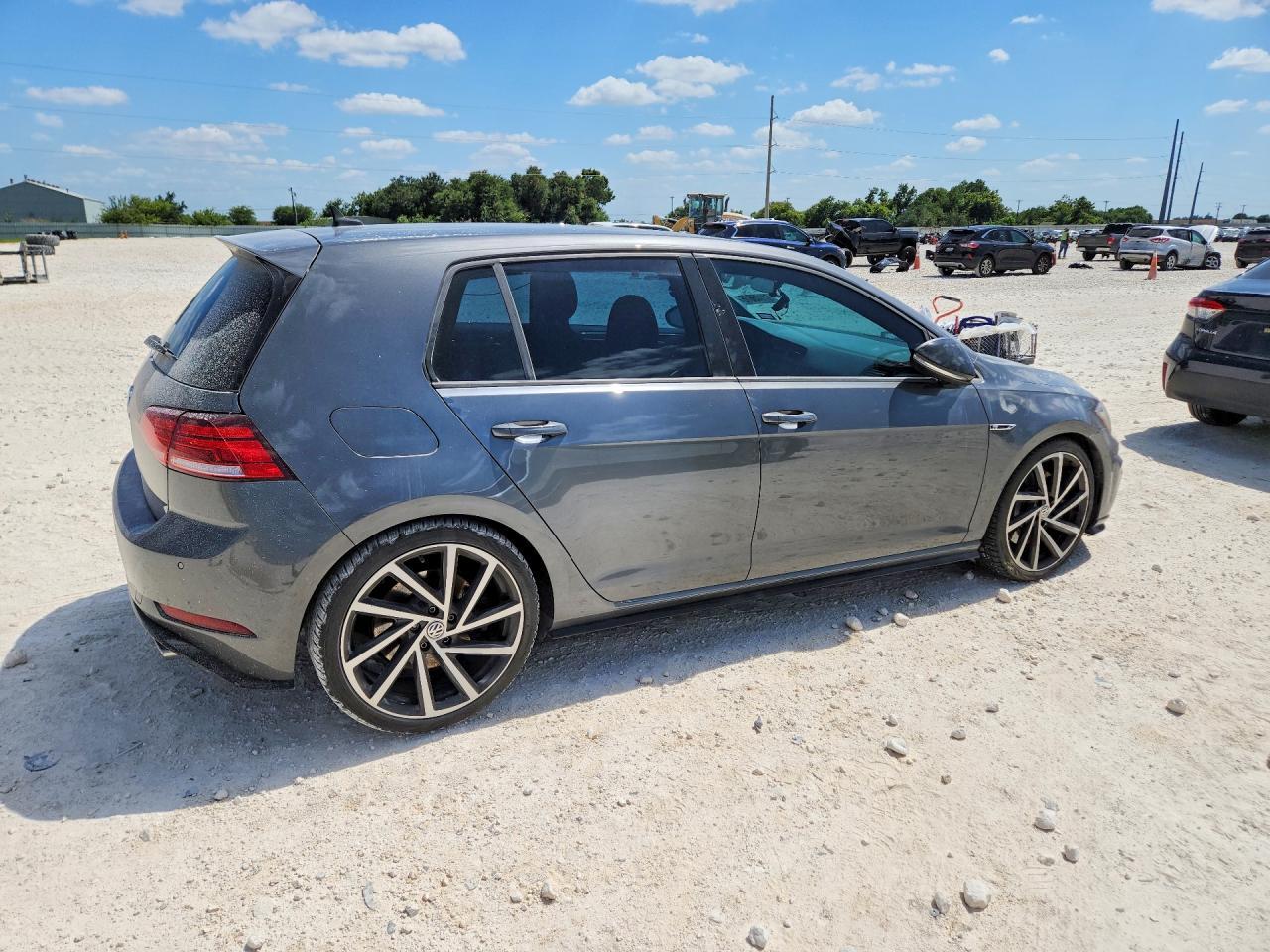 2018 Volkswagen Golf R - Image 3