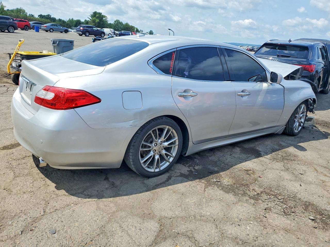2013 Infiniti M37 X - Фото 3