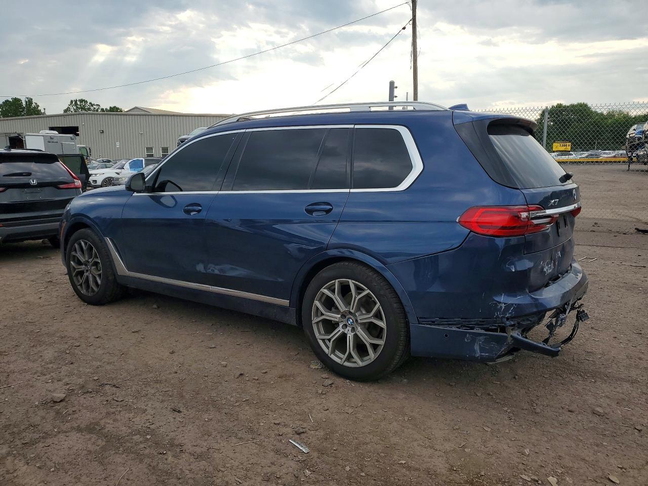 2020 BMW X7 xDrive40I - Фото 2