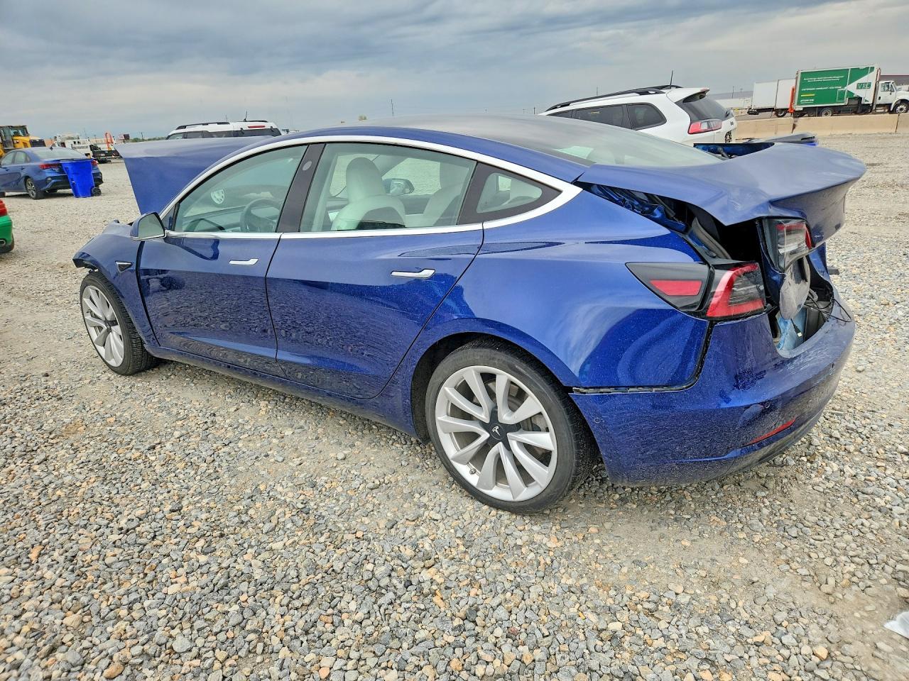 2020 Tesla Model 3 - Фото 2