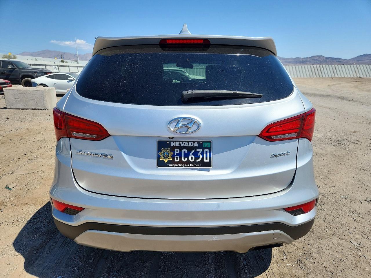 2017 Hyundai Santa Fe Sport 2.4L - Фото 6