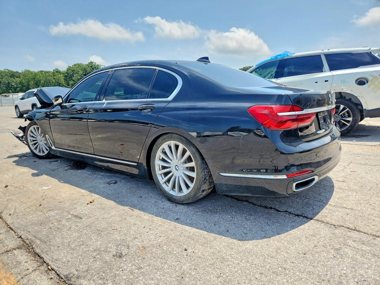 2018 BMW 740 I - Фото 2