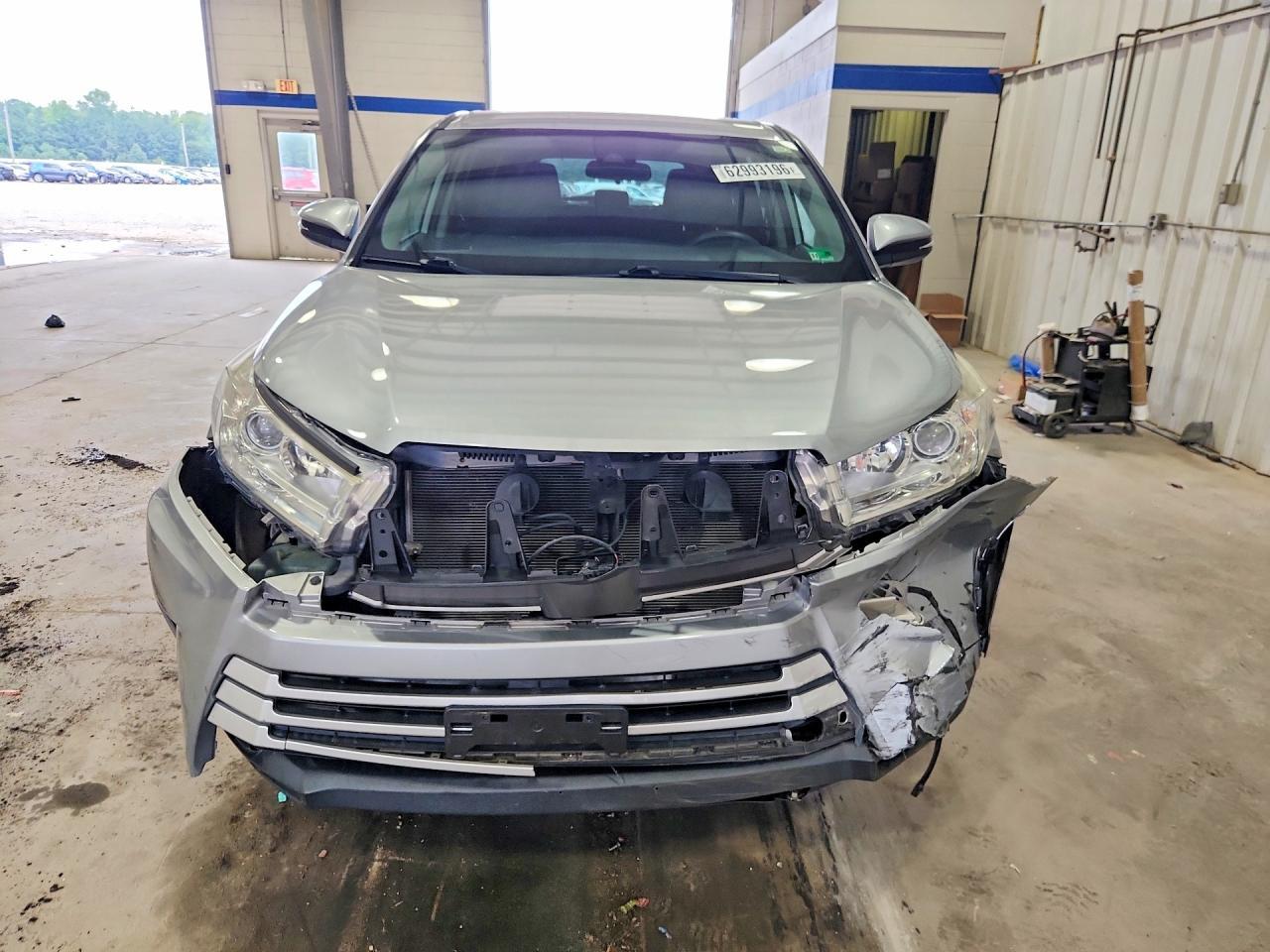 2019 Toyota Highlander Le - Image 5