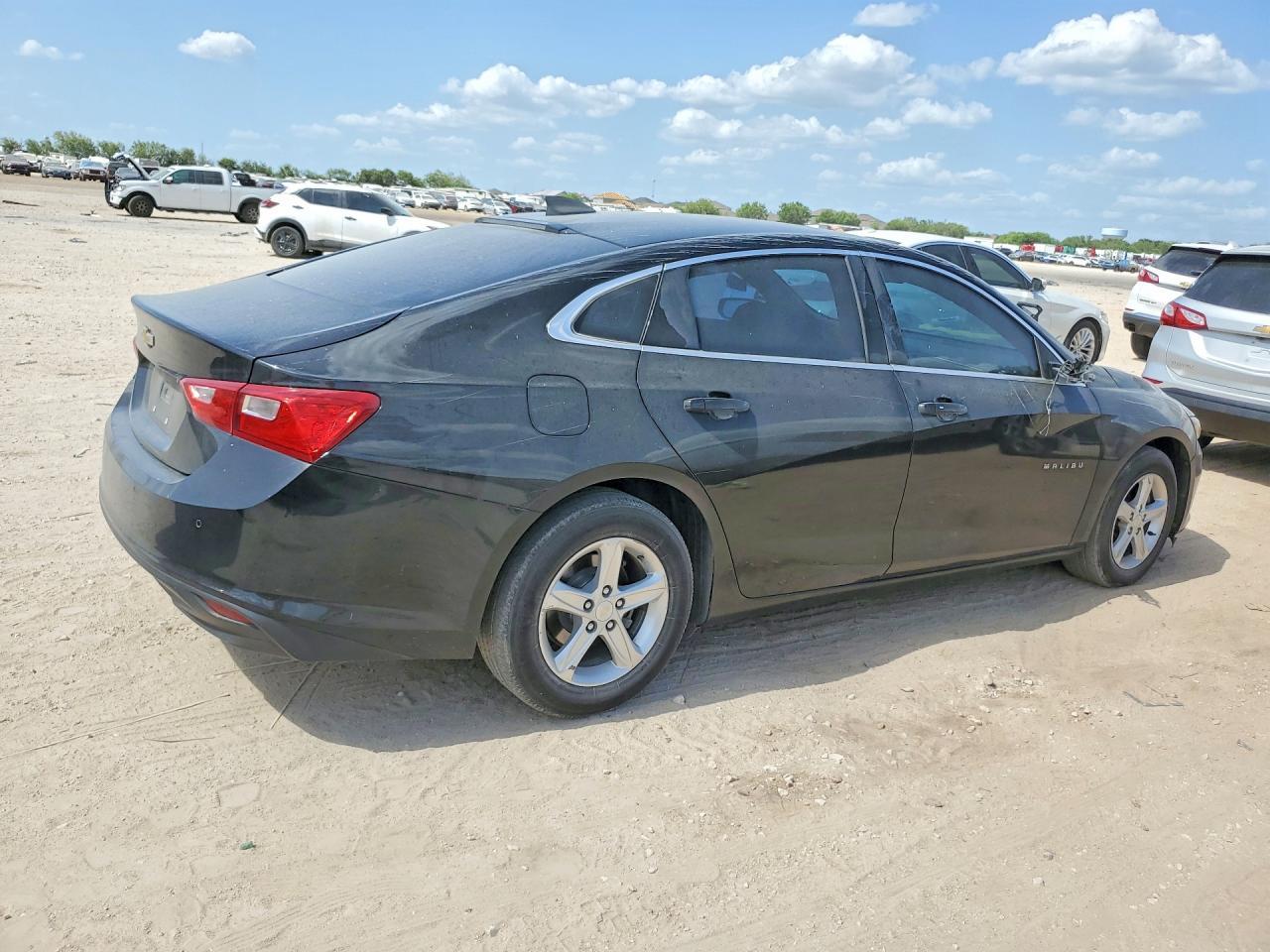2020 Chevrolet Malibu Ls - Фото 3