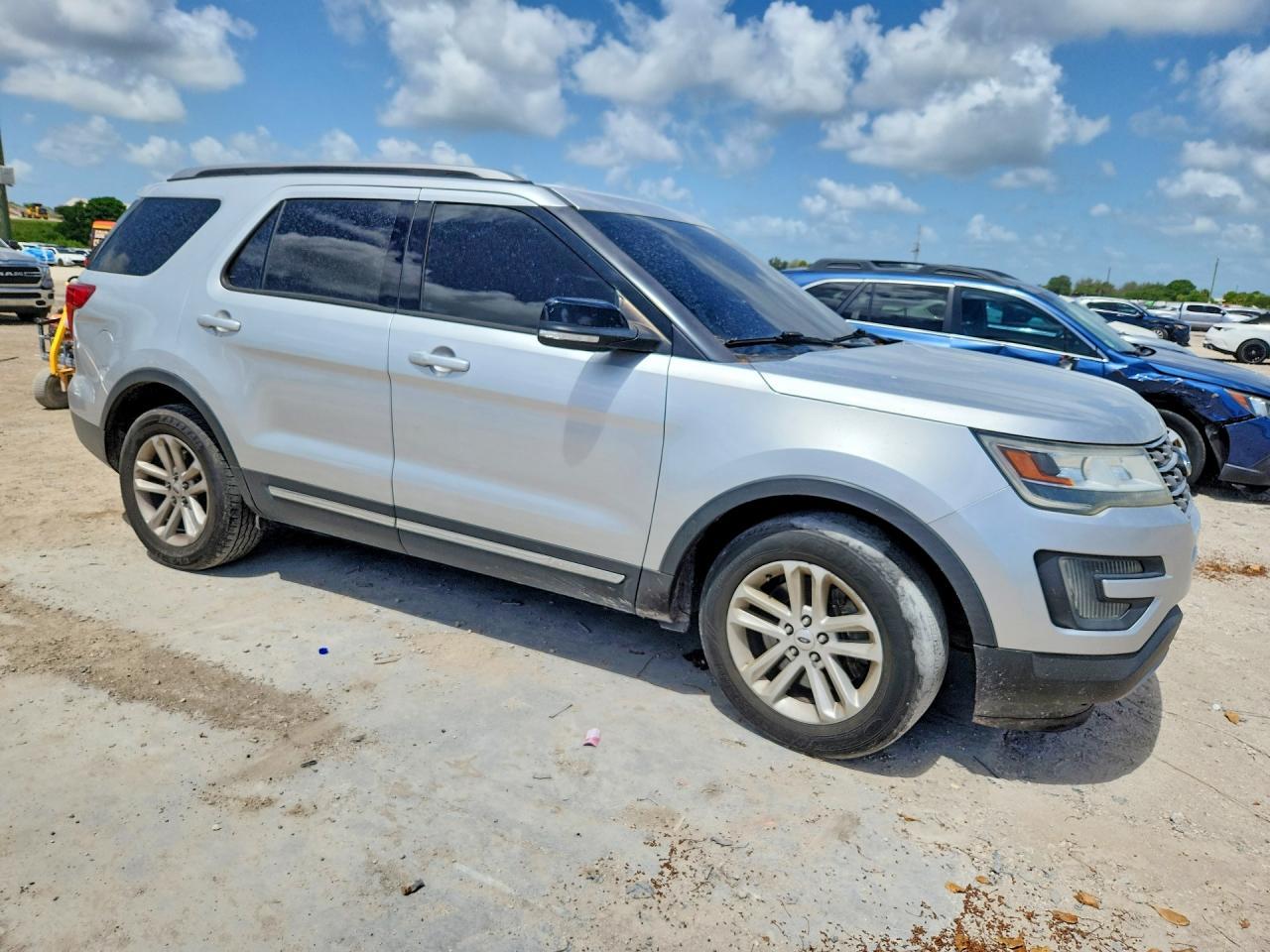 2016 Ford Explorer Xlt - Image 4