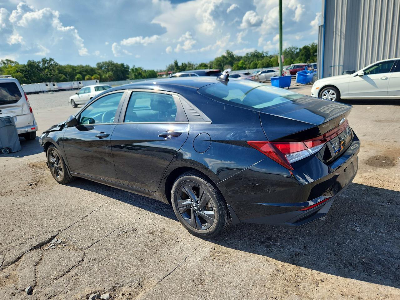 2023 Hyundai Elantra Sel - Фото 2