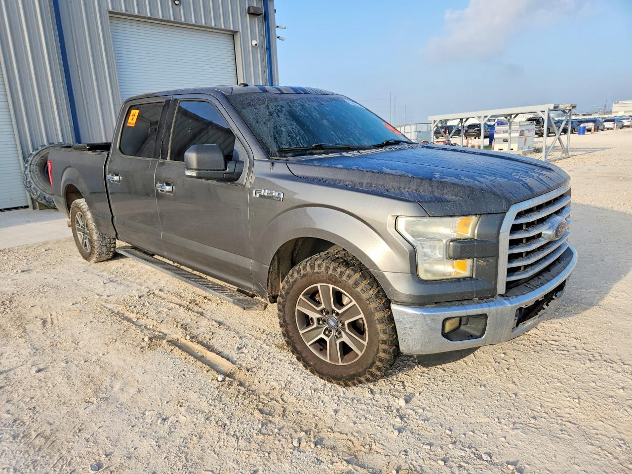 2016 Ford F150 Supercrew - Image 4