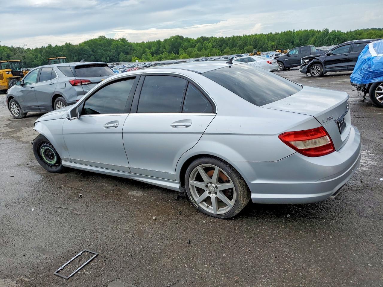 2011 Mercedes-Benz C 300 - Image 2