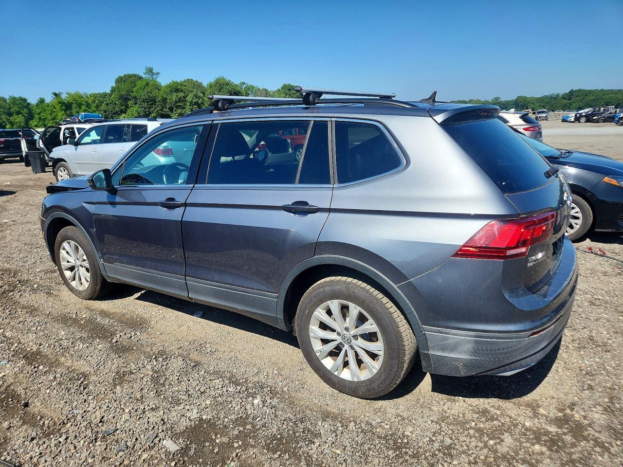 2019 Volkswagen Tiguan Se - Image 2
