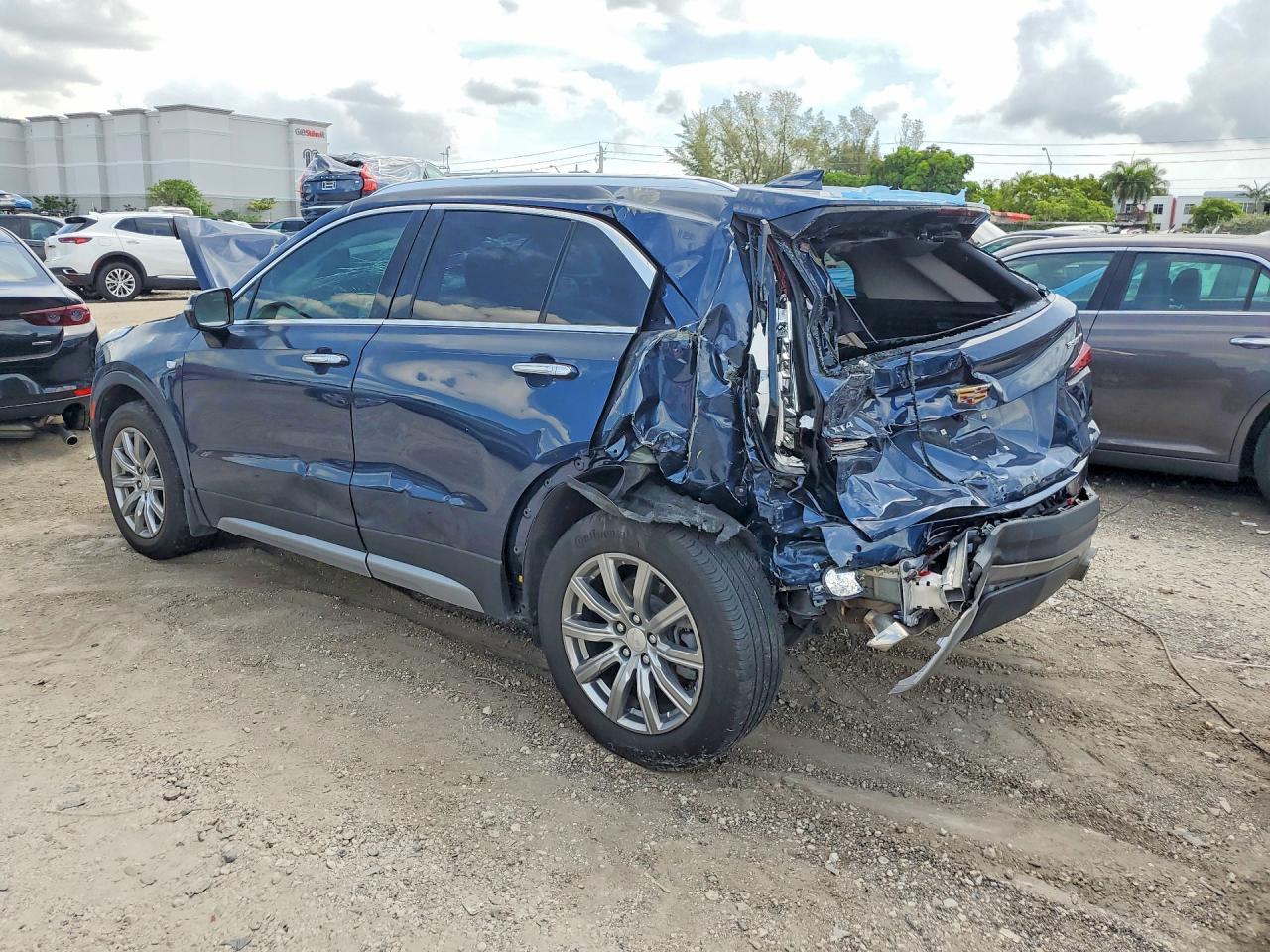 2021 Cadillac Xt4 Premium Luxury - Фото 2