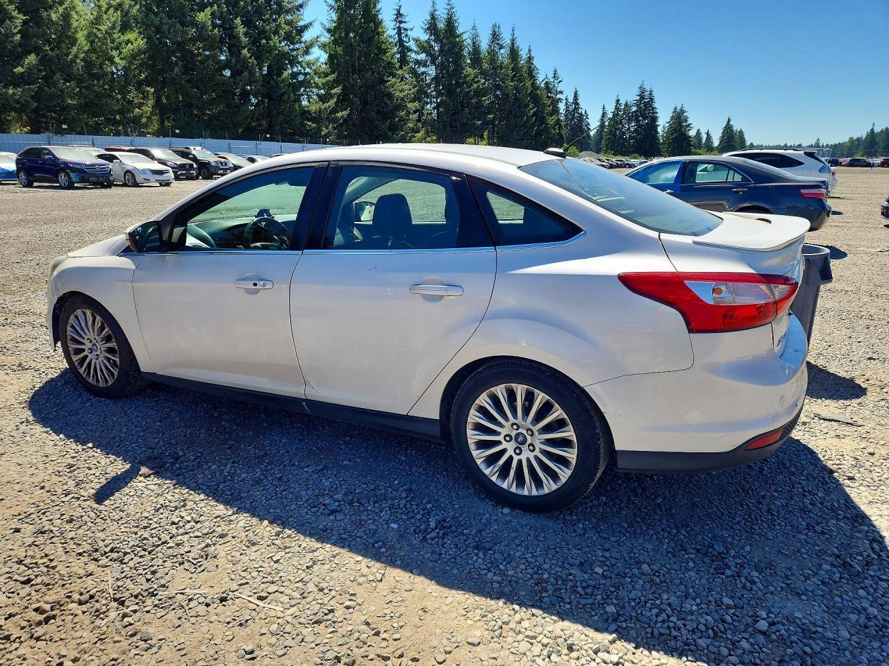 2012 Ford Focus Titanium - Image 2