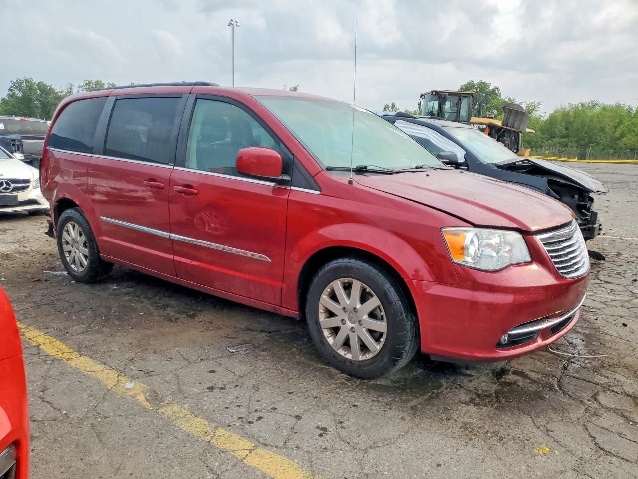 2014 Chrysler Town & Country Touring - Фото 4