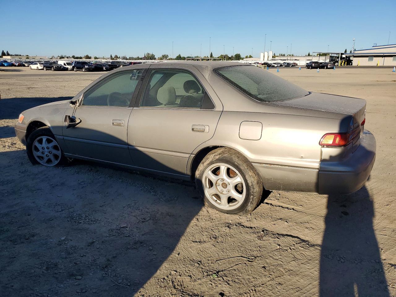 1998 Toyota Camry Le V6 - Image 2