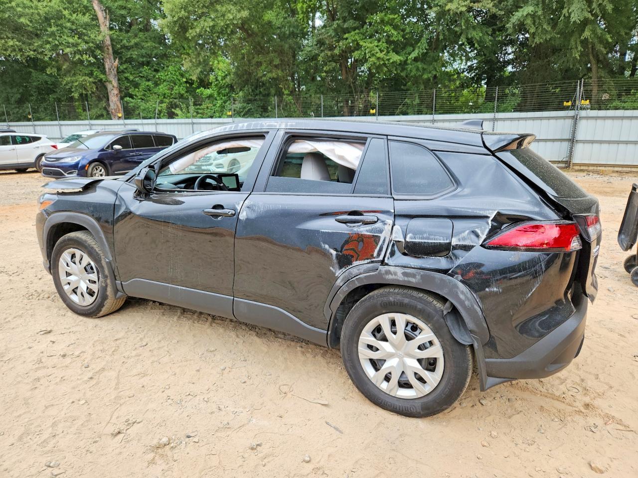 2025 Toyota Corolla Cross L - Фото 2