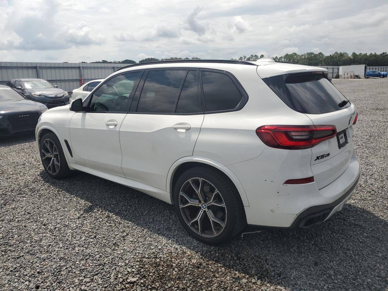 2020 BMW X5 Sdrive 40I - Фото 2